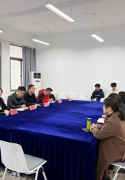 花溪区委社会工作部杨刚部长一行到社会学院与师生开展面对面交流活动