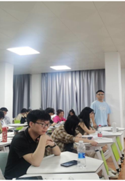 社会学院第65期入党积极分子培训班开展集体观看《功勋闪耀》交流讨论活动