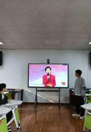 第十八期发展对象培训班社会学院小组开展了集中观看《榜样7》交流讨论活动